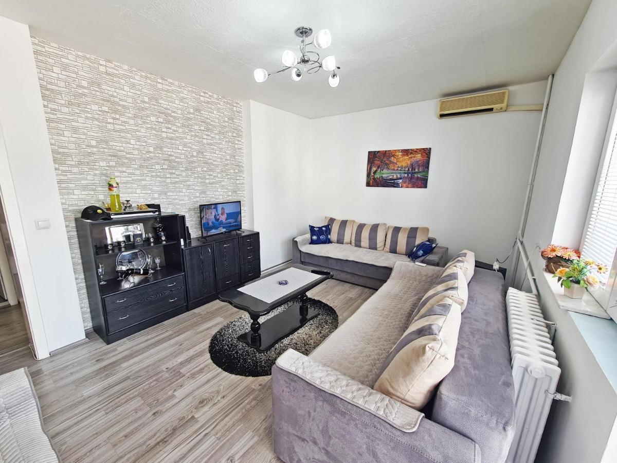Calla 1 - Modern & Cozy Main Square Apartment In The City Shopping Center - Parking Slot With Parking Security Σκόπια Εξωτερικό φωτογραφία