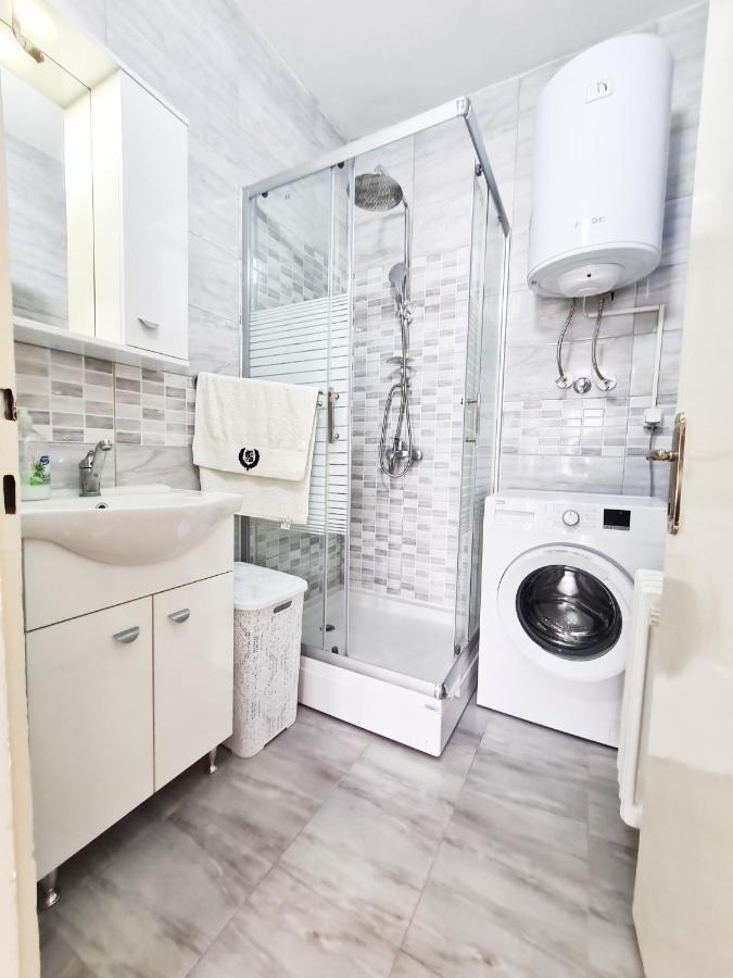 Calla 1 - Modern & Cozy Main Square Apartment In The City Shopping Center - Parking Slot With Parking Security Σκόπια Εξωτερικό φωτογραφία