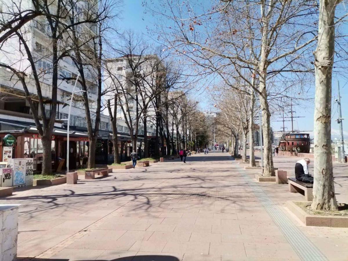 Calla 1 - Modern & Cozy Main Square Apartment In The City Shopping Center - Parking Slot With Parking Security Σκόπια Εξωτερικό φωτογραφία