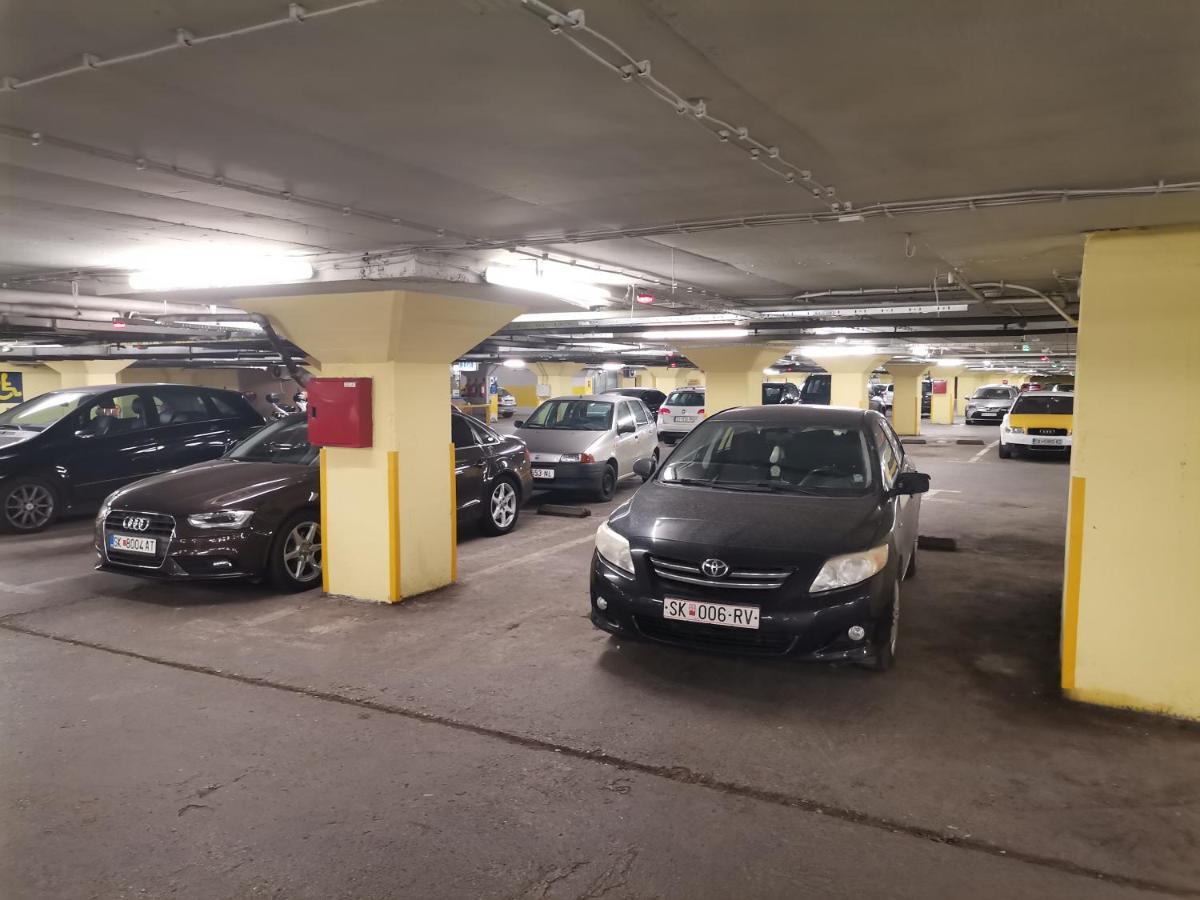 Calla 1 - Modern & Cozy Main Square Apartment In The City Shopping Center - Parking Slot With Parking Security Σκόπια Εξωτερικό φωτογραφία