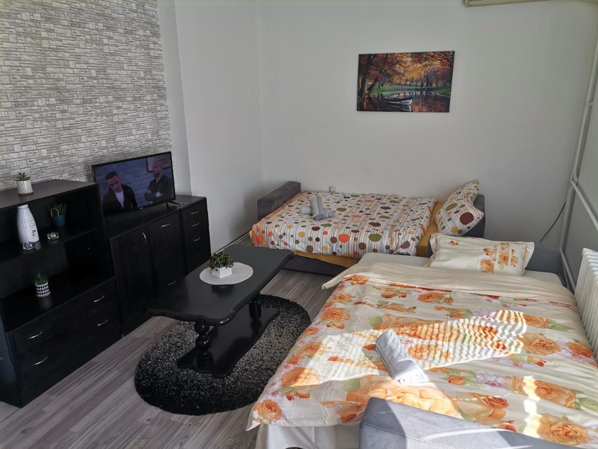 Calla 1 - Modern & Cozy Main Square Apartment In The City Shopping Center - Parking Slot With Parking Security Σκόπια Εξωτερικό φωτογραφία