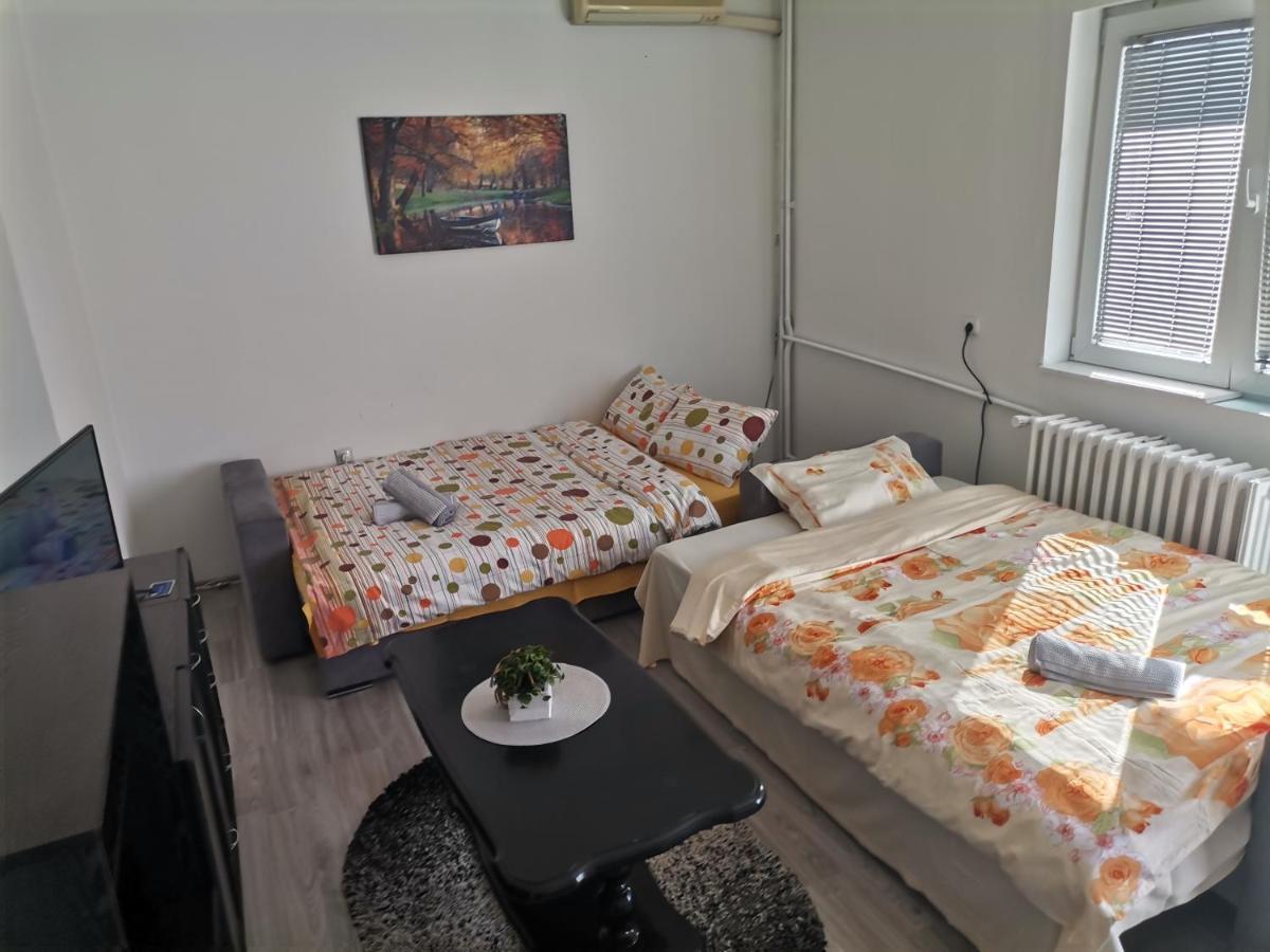 Calla 1 - Modern & Cozy Main Square Apartment In The City Shopping Center - Parking Slot With Parking Security Σκόπια Εξωτερικό φωτογραφία